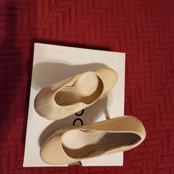 Women's Sz 6.5 Patent Cream 5" Pump - Picture 6 of 6